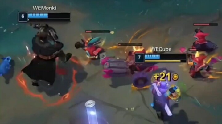 Đùa vui trong giải đấu: Xạ thủ nam xuất hiện trên sân khấu thi đấu chuyên nghiệp!