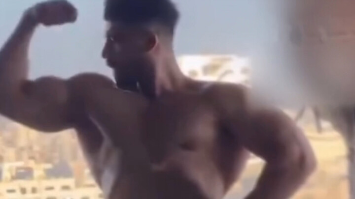 Gaza Bodybuilder Keeps Training Amid the Ruins