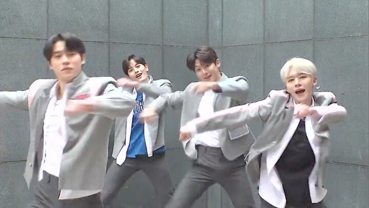 讲个笑话：红蓝房子&雾都雾里七个八，非常炸裂的四人组