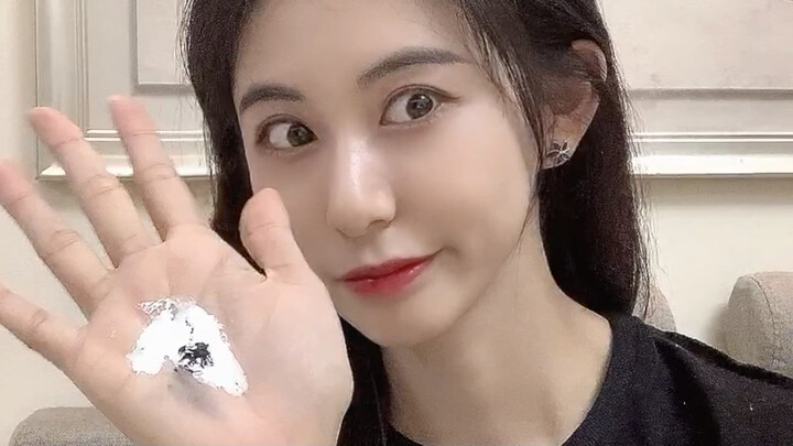 Pakai pewarna makanan buat pura-pura jadi kotoran burung, tiba-tiba punya pacar! Pacarku sampai ragu