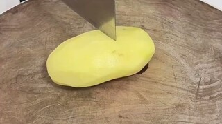 Potatoes can be cut like this.