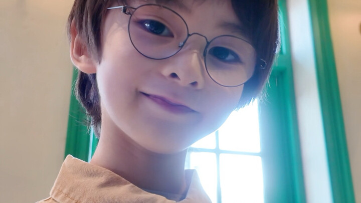 If you skip the wizard robe at Universal Studios, will visitors still mistake you for Harry?