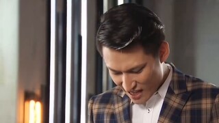 "Seperti yang diharapkan dari seorang kurir baju besi, Anda mengirimkan baju besi segera setelah men