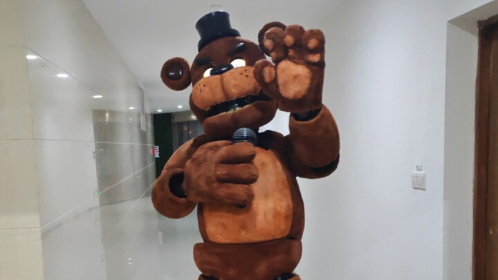 Kids, look who I ran into!