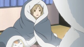 [Natsume Yuujinchou Roku] Siapa yang tidak punya kucing empuk untuk diajak tidur di musim dingin?