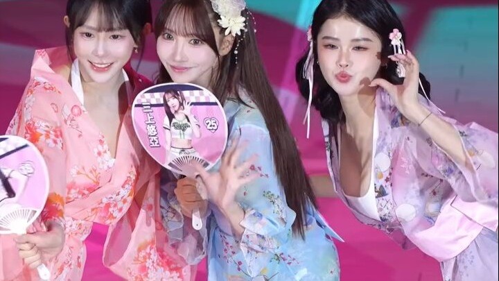 Yua Mikami bersinar cemerlang di mana pun dia berada.