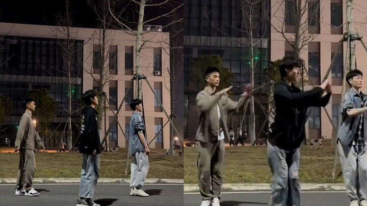 大学男生校园内跳傣族舞，本以为是来搞笑的，没想到跳得挺好看的
