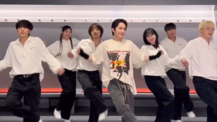 Oh my god, what a blast from the past! EXO's Kim Min-seok's "XOXO" dance challenge!!!