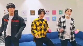 同样是一个舞蹈，这三个人跳出不一样的感觉#JIN#JIMIN#SUGA