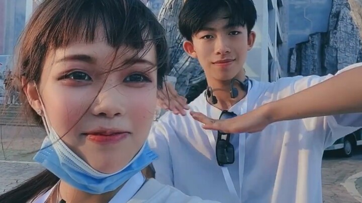 (กลับมาเปลี่ยนชื่อโดยตั้งใจ เพื่อเป็นเพื่อนกันเท่านั้น!!!) Barbin.ili และ Zhou Yuxiang สมาชิกทีม Str