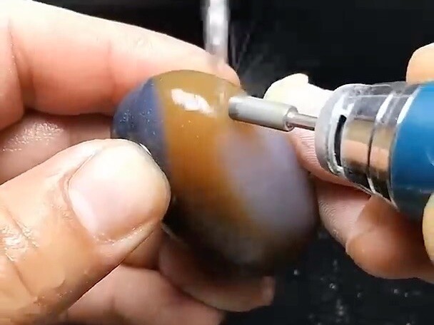 ปรับตามสภาพท้องถิ่น แกะสลักสัตว์ตัวเล็กตามลักษณะการกระจายของหิน 🦊