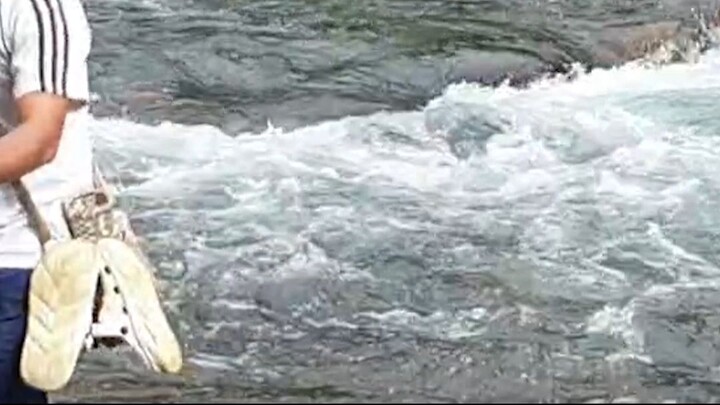 cast netting in Nepal | himalayan trout fishing with handmade cast net |