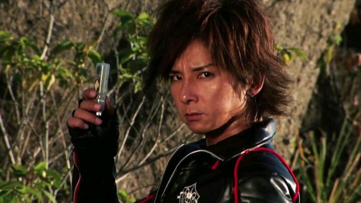 Jika Kakak E tidak kehilangan dia, Feng akan memiliki Kamen Rider lain yang mencintainya.