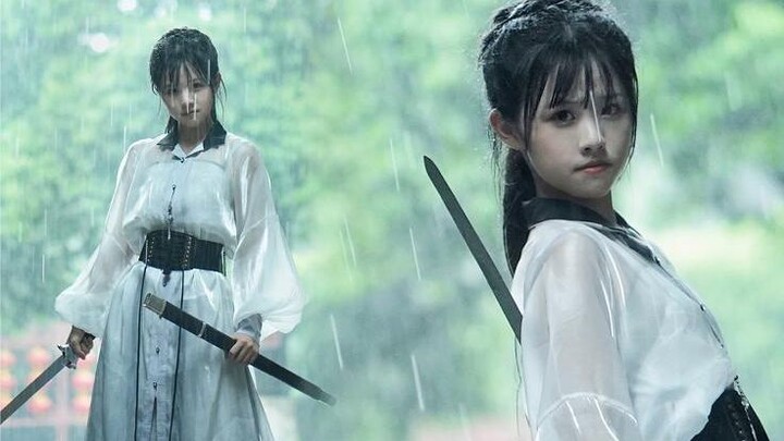 Xiao Qianteng "Angin Berlalu, Bunga Persik Berguguran"