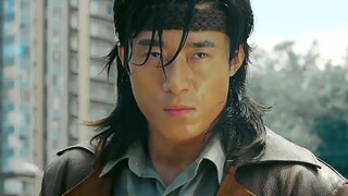 The super bodyguard smashes open a hundred-pound iron shoe to crush the gangsters and save the heroi