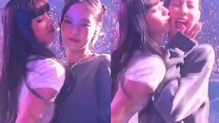 Jennie演唱会跳Lisa Money！+Jenlisa互亲！