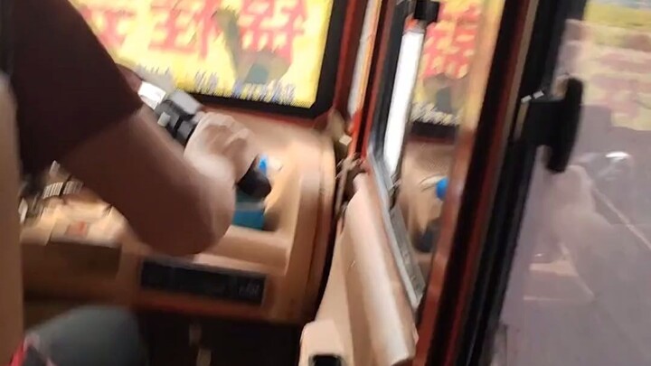 Từ lúc còn là sáu đứa trong ký túc xá chen chúc trên một chiếc xe cũ kỹ đi trả giá, đến khi tự lái h