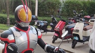 早期巧爷学习驾驶机动天马的珍稀录像