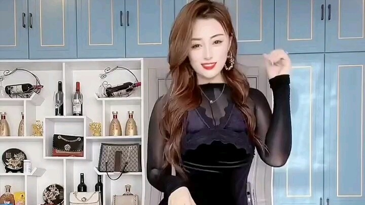 Pria garang siksa tante yang nggak pakai sepatu