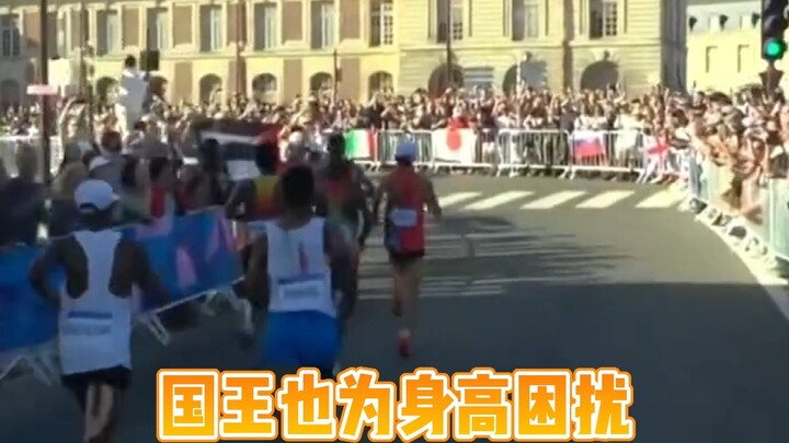 ผู้บรรยายพูดเก่งมาก โดนดึงความสนใจตลอดทั้งเรื่อง