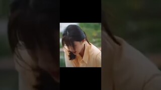 the boy helping girl but it gone wrong🤣 #drama name : party A who lives beside me# like & subscribe😄