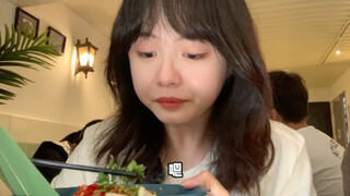 We've reached 40,000 followers! Let me treat you to a fancy meal performance.