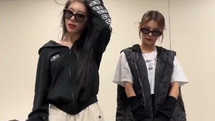 【ITZY Chaelyeong】تحدي Chaelyeong & Yeji Boom Boom Pow