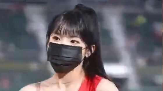 How good is the cheerleading dance of South Korean cheerleader Lee Da-hye? Five clips of Lee Da-hye 