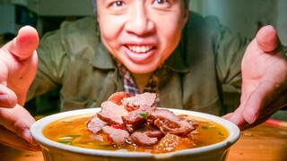Hãy đến vào đêm muộn để thưởng thức một tô bún gạo thịt xông khói ngon nhất Nhạc Dương. Nếu chưa hài