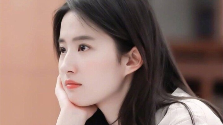 【Liu Yifei】That girl whose bare face alone is already breathtaking