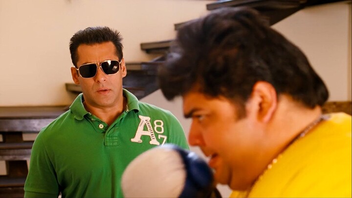 Bodyguard (2011) Hindi 1080p BluRay x264 DD5.1 MSubs - mkvCinemas