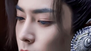 Chẳng trách đạo diễn lại chọn anh vào vai một chú rồng ngàn năm tuổi bảo vệ một vùng đất. Khi anh cú