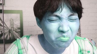 ฉันล้มลงและเป้าของฉันก็ฉีกขาด ฉันหัวเราะจนหายใจไม่ออก...