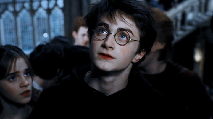 [Harry Potter] You don't know what is red lips and white teeth until you meet a girl