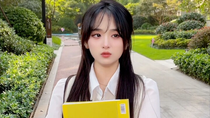 Cái bạn giẫm lên không phải tiền của tôi, mà là mạng sống của tôi!!