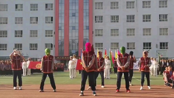 学校整活，两只老虎爱跳舞+西安慢摇+02摇，失去终身择偶权