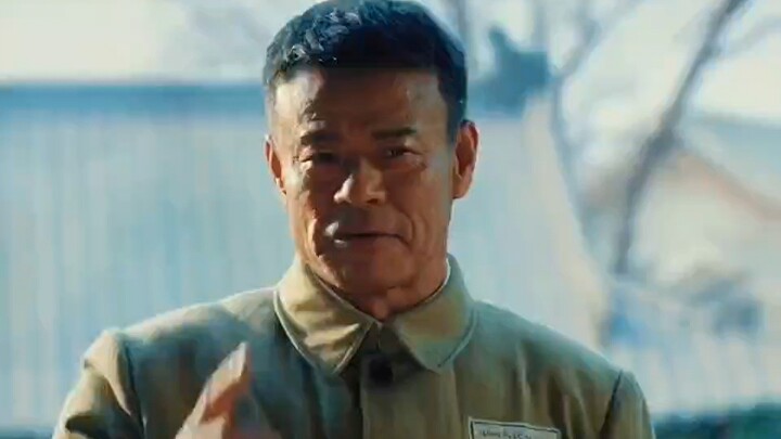 دعوا الرفيقات يأكلن أشهى الأطعمة في بكين القديمة، الأمر مضحك للغاية!