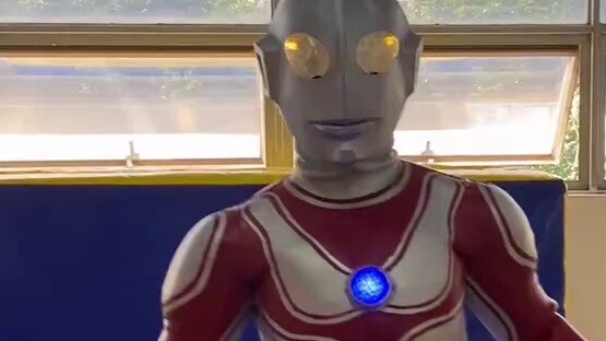 What is it like to practice back flips while wearing Ultraman Jack's suit on a hot day?