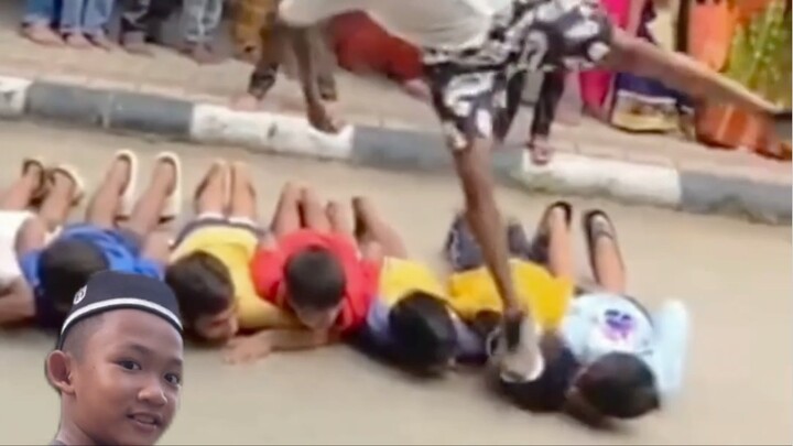 Atraksi gagal terinjak pada batang leher sipemuda mudi,