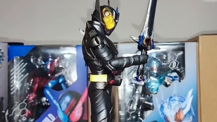 A disguised reprint of the Dangerous Rabbit Tank! Kamen Rider Phantom Tank SHF Play and Share