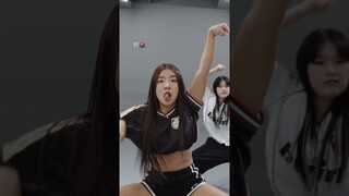 refrashing dance🤩💪 #hyewon #choreography