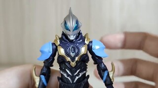 More than 30 details are restored with transparent eyes and lights! Bandai Super Dynamic α Geed Gala