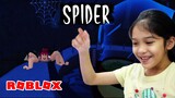 ESCAPING FROM THE SPIDER! Roblox | Amazing Zia