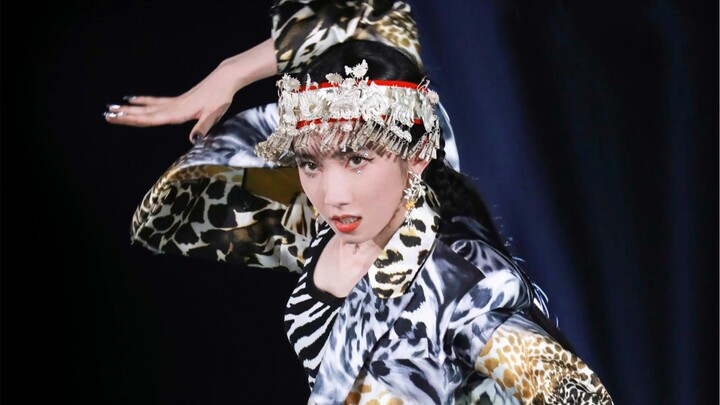 【Meng Meiqi】Panggung etnik Miao yang otentik: “Li Li Wu Wu Meng Meng”, perpaduan apik antara langkah