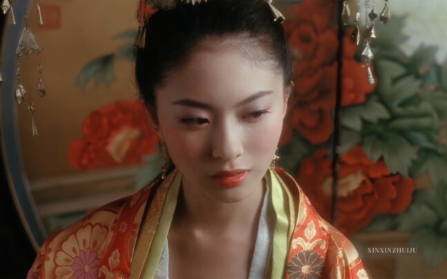 Barely five hours after becoming a concubine, she was already to be buried alive—yet the poison woul