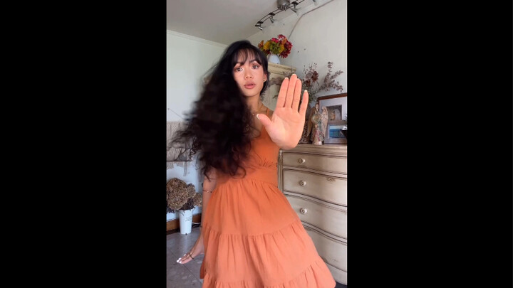 فتاة حلوة وحارة