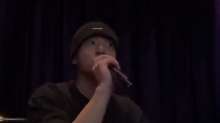 Jungkook livestream cover ca khúc HOME SWEET HOME của G-Dragon