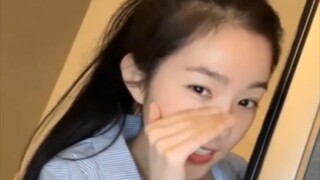 Cha narsis yang super imut di cermin dan cha TO X yang super tampan saat berputar santai. Bae Joo-hy