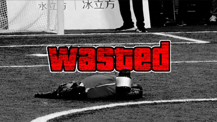 Khi có cầu thủ ngã trong trận bóng đá giữa các robot...