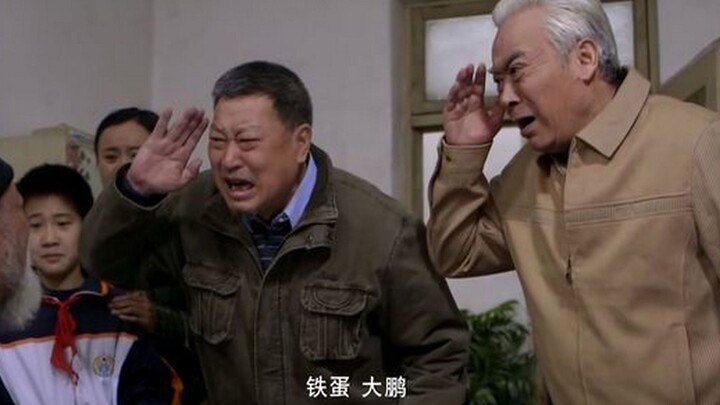 孙子没钱交学费，爷爷当场亮出身份，军区首长都得礼让三分